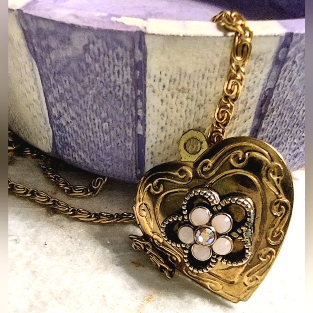 Upcycled Gold Heart Locket Pendant - Picture 13 of 14